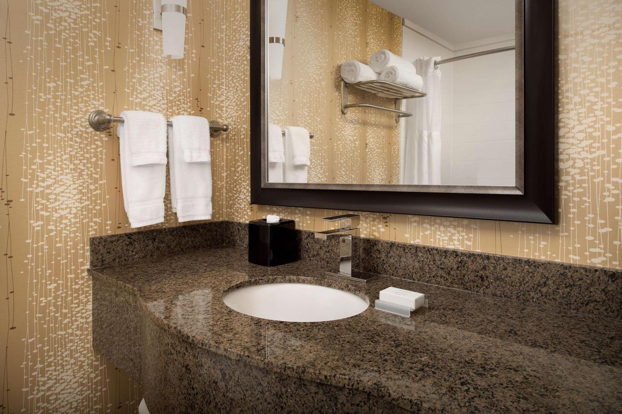 Hilton Garden Inn Charlotte/Mooresville Kültér fotó